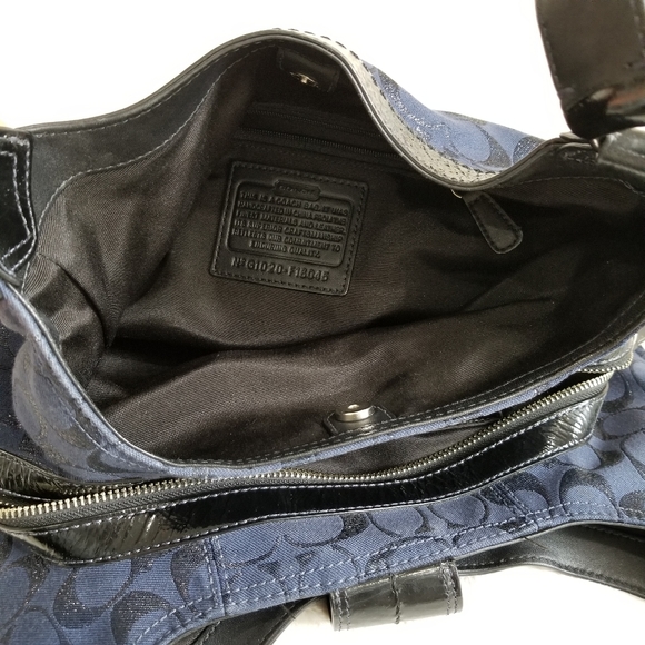 Coach navy purse - Picture 5 of 12